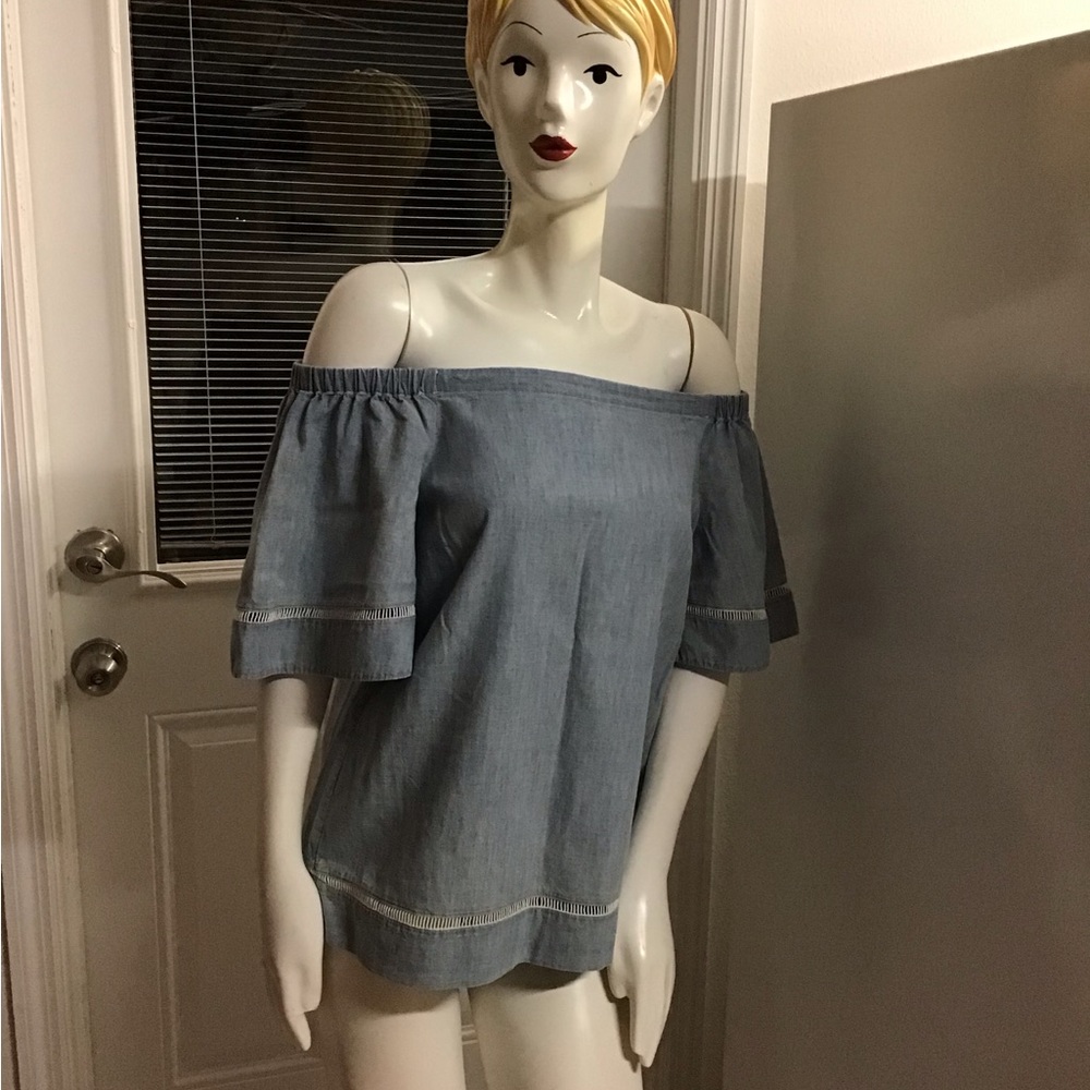 Beautiful & classic Ralph Lauren Soft denim stitched, off shoulder blouse, P/M